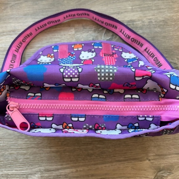 Hello Kitty Sanrio Adjustable Crossbody Purse
Bag - Picture 6 of 13